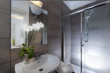 Rent by room in Rome -  Fontana Bedroom (NO apartment)