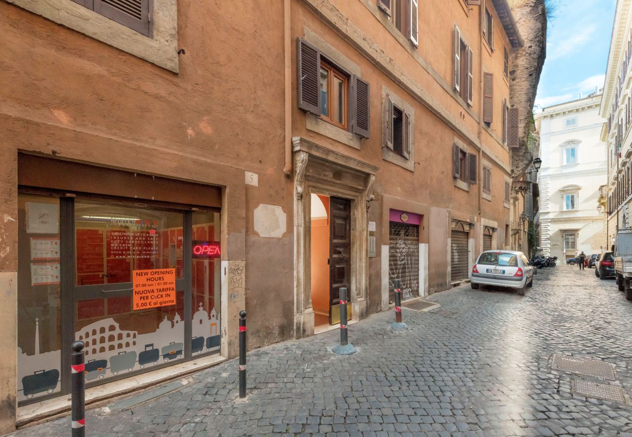 Apartment in Rome -  Diana in Pantheon apartment Apartment in Rome -  Diana in Pantheon apartment