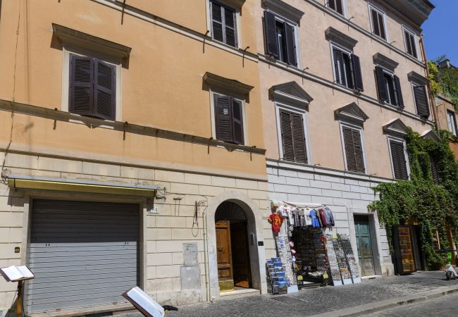 Apartment in Rome - Bernini al Borgo - St. Peter / Vatican Apartment in Rome - Bernini al Borgo - St. Peter / Vatican