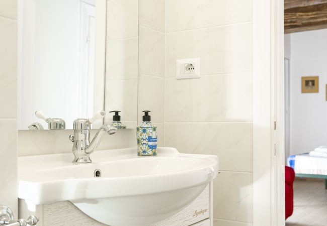 Apartment in Rome - Banchi Prestige - Castel Sant'Angelo Apartment in Rome - Banchi Prestige - Castel Sant'Angelo