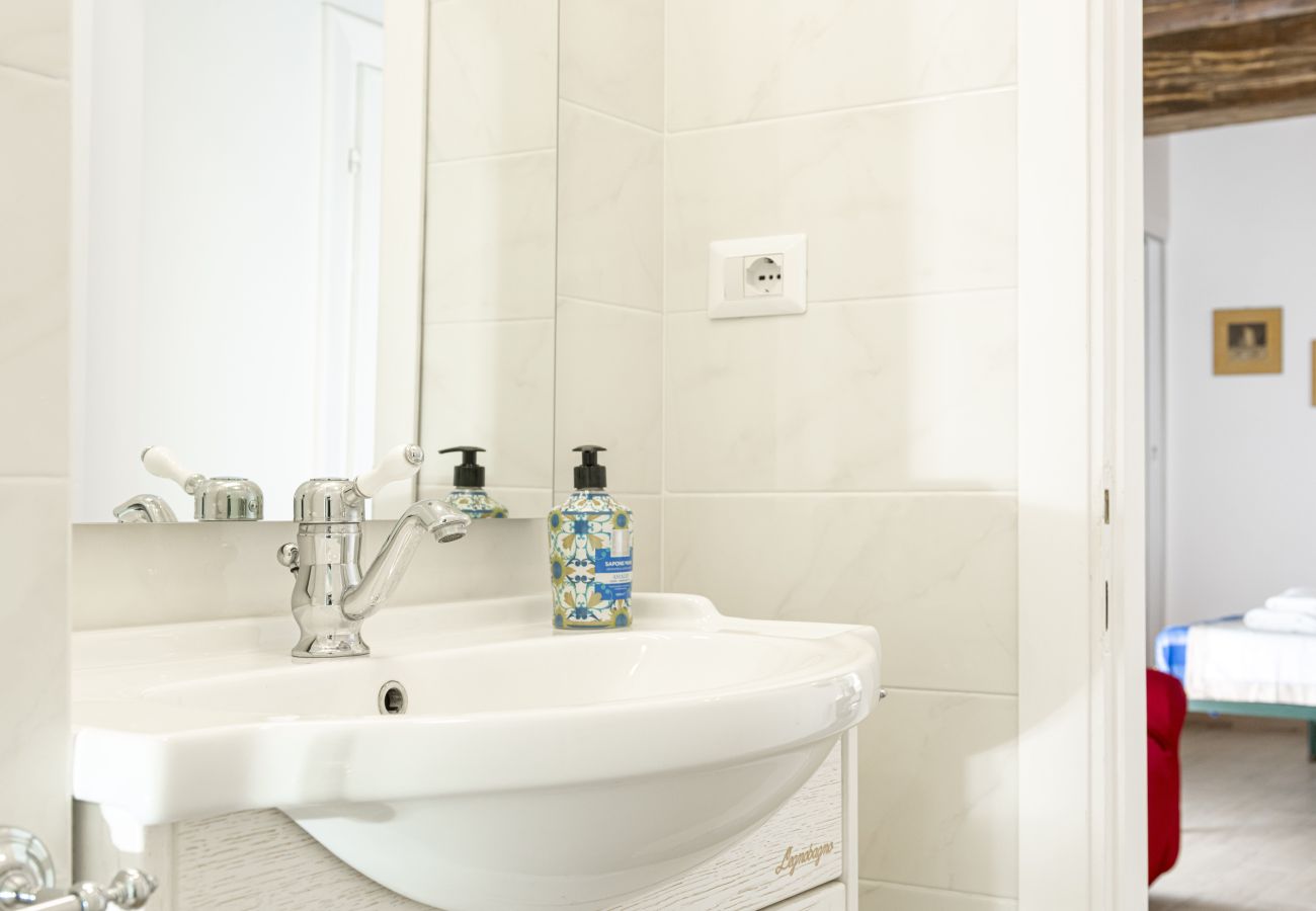 Apartment in Rome - Banchi Prestige - Castel Sant'Angelo Apartment in Rome - Banchi Prestige - Castel Sant'Angelo