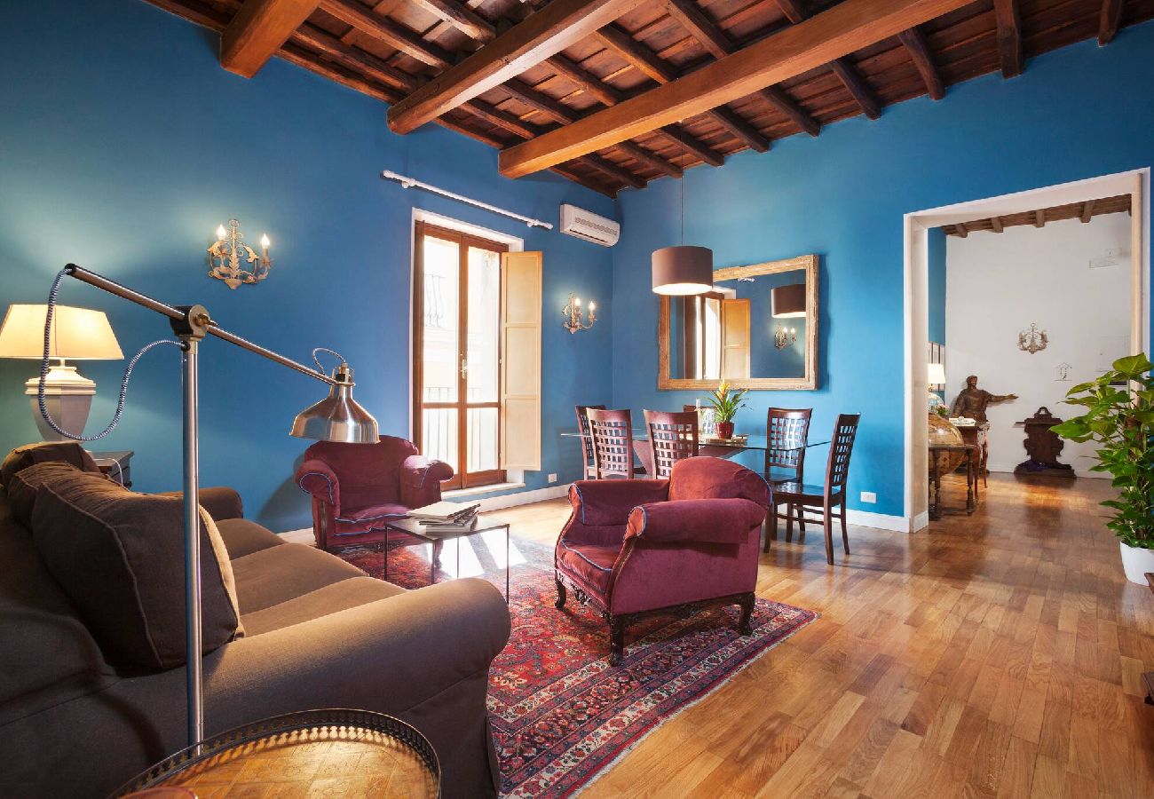 Apartment in Rome - Picasso, large apt. Antiques and charm on  Giulia street
