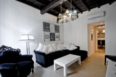 Apartment in Rome - San Francesco Ripa 3 - Trilussa 3BR Group & Family Home