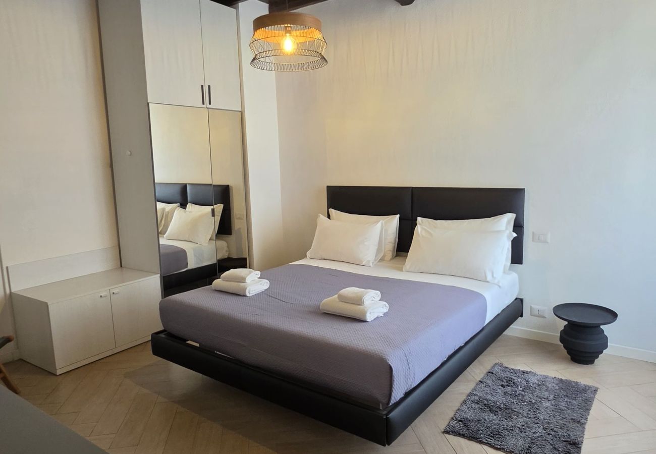 Apartment in Rome - San Francesco Ripa 4 - Lorenza 3BR Group & Family Home