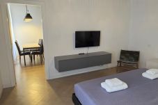 Apartment in Rome - San Francesco Ripa 4 - Lorenza 3BR Group & Family Home